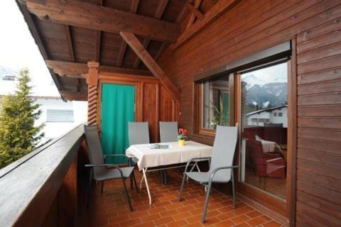 Haus Moosbrugger Hotell Reutte Rom bilde